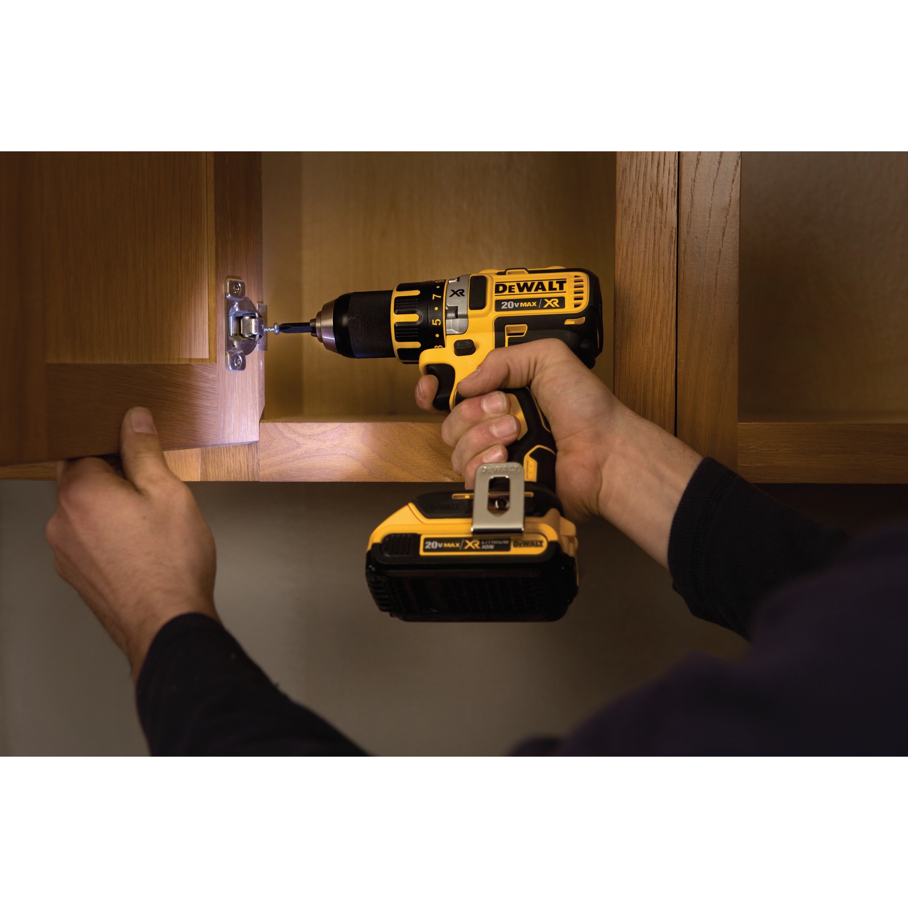 Dewalt 790. DEWALT dcd790d2. Аккумуляторная дрель-шуруповерт DEWALT dcd790d2. Шуруповёрт аккумуляторный ДЕВОЛТ 18 вольт. Аккумуляторная дрель-шуруповерт DEWALT DCD 790 m2.