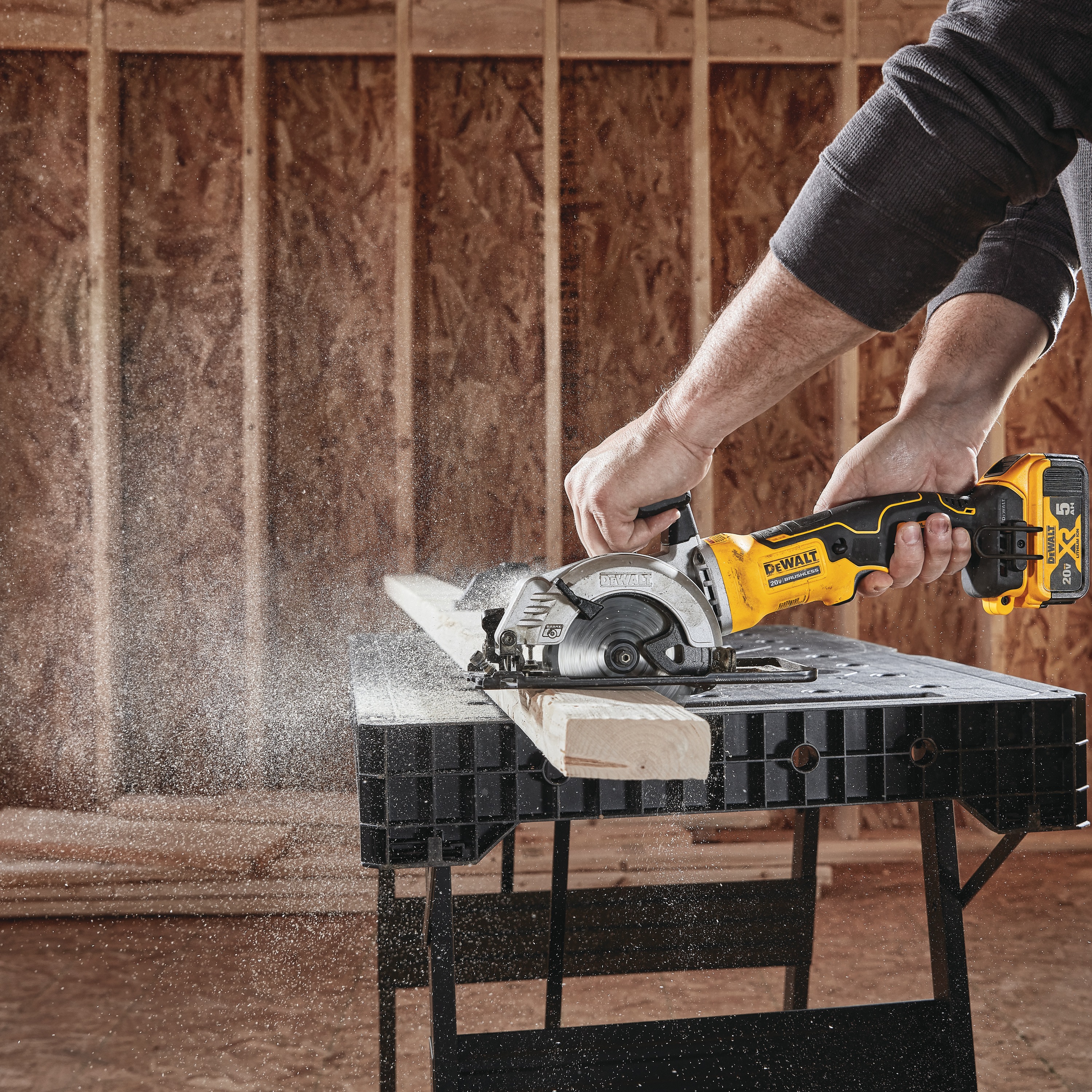 DEWALT dcs571