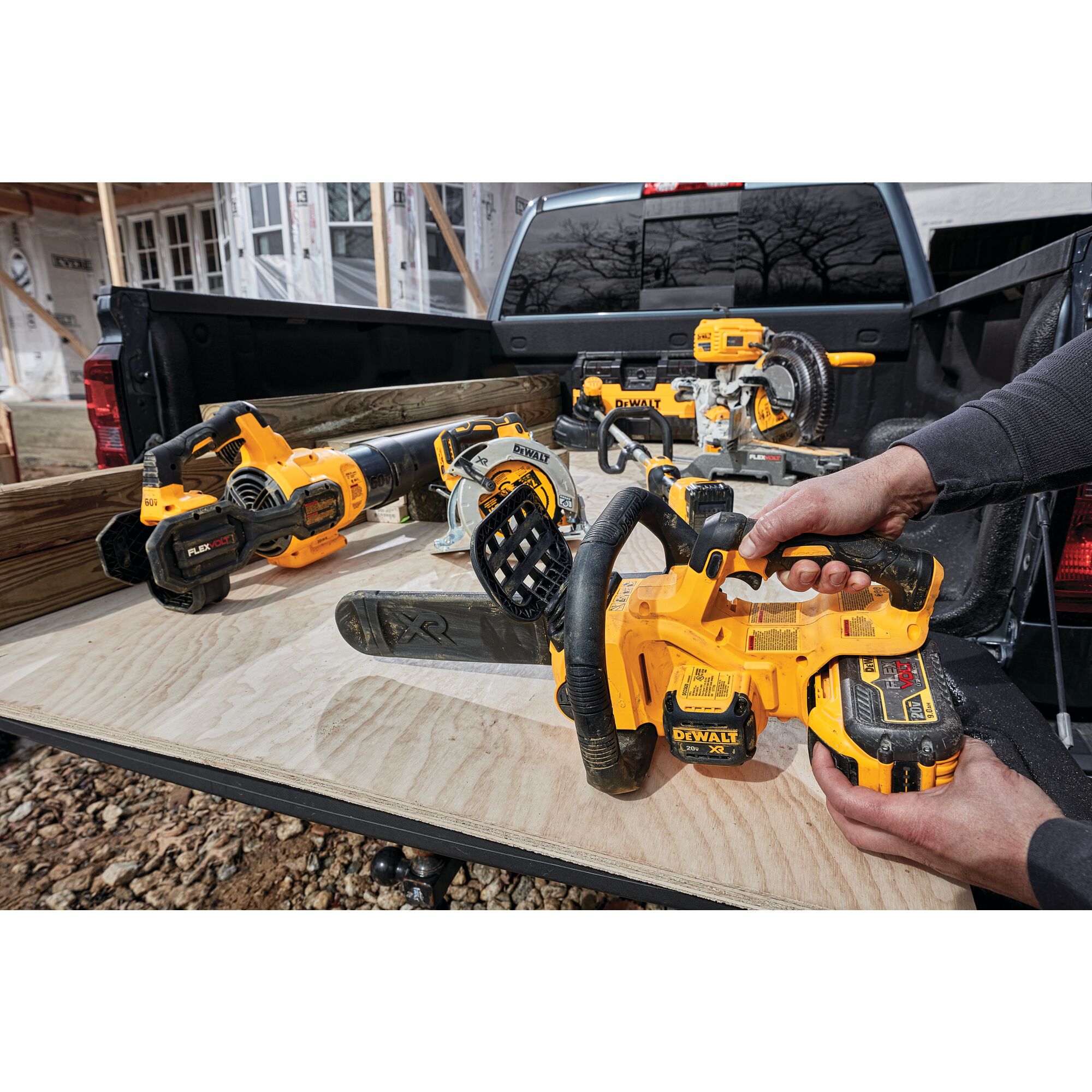 Dewalt 16 deals inch battery chainsaw