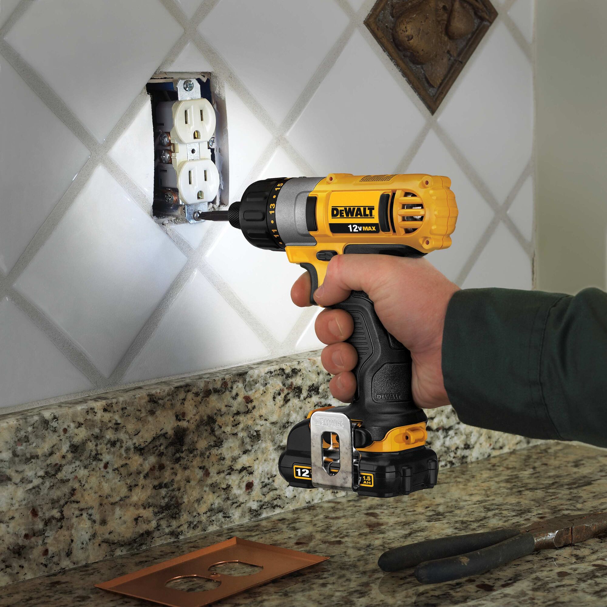 Dewalt on sale electric screwdriver