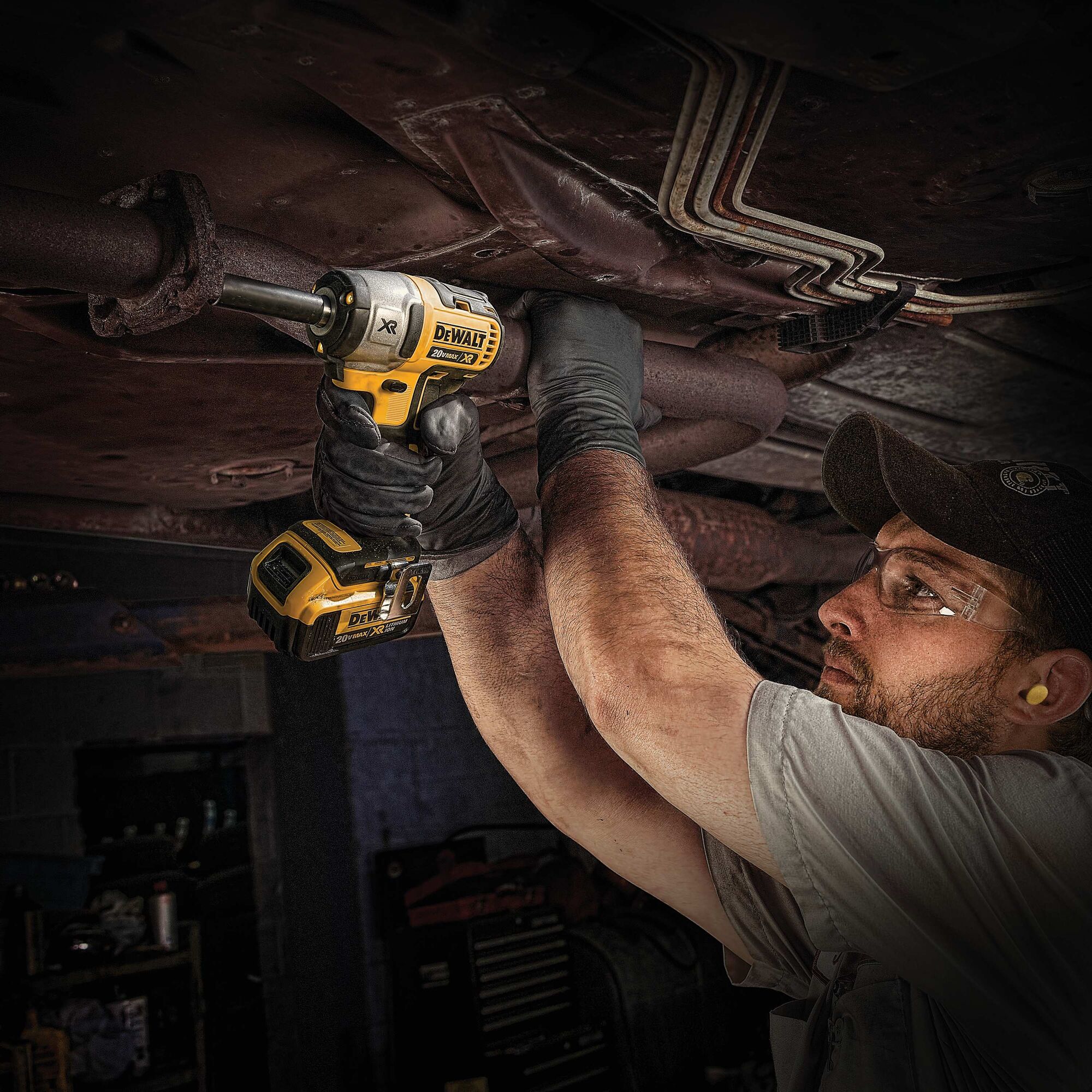 Dewalt sub deals compact impact