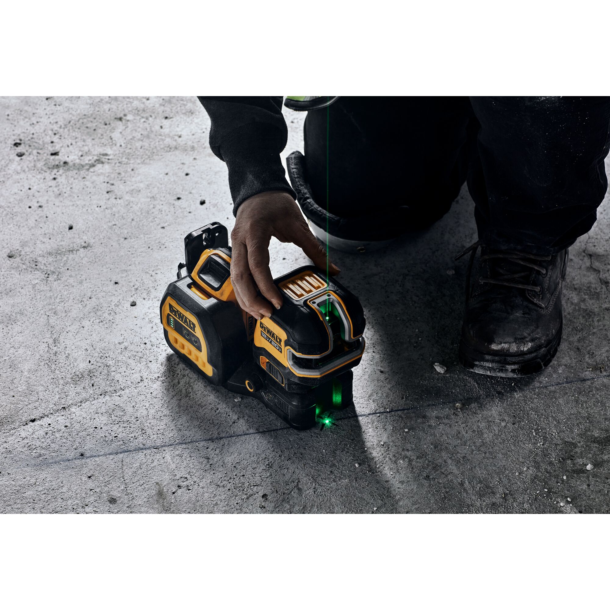 Dewalt 5 point store green laser