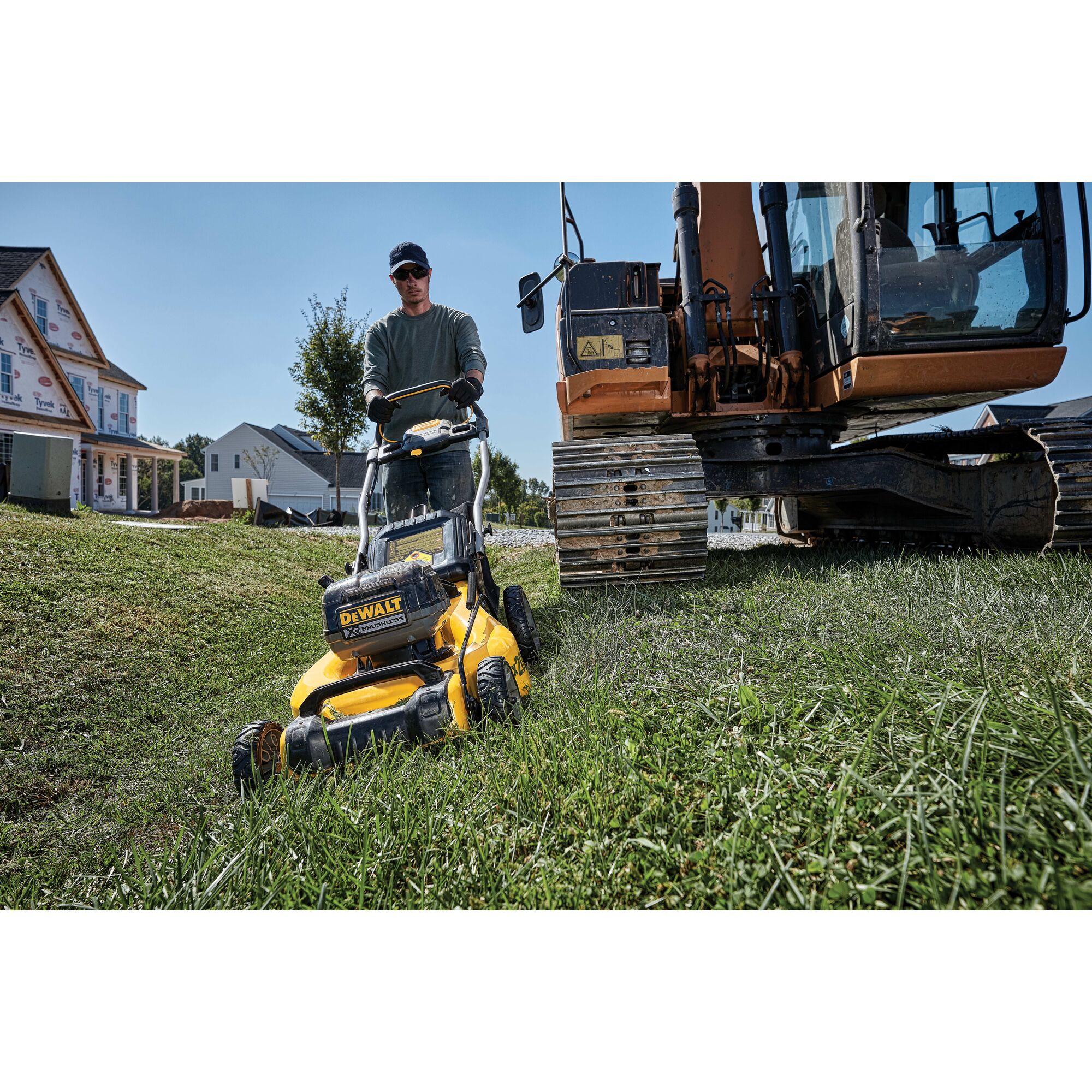 2x 20V MAX DEWALT 3 in 1 Cordless Lawn Mower DEWALT