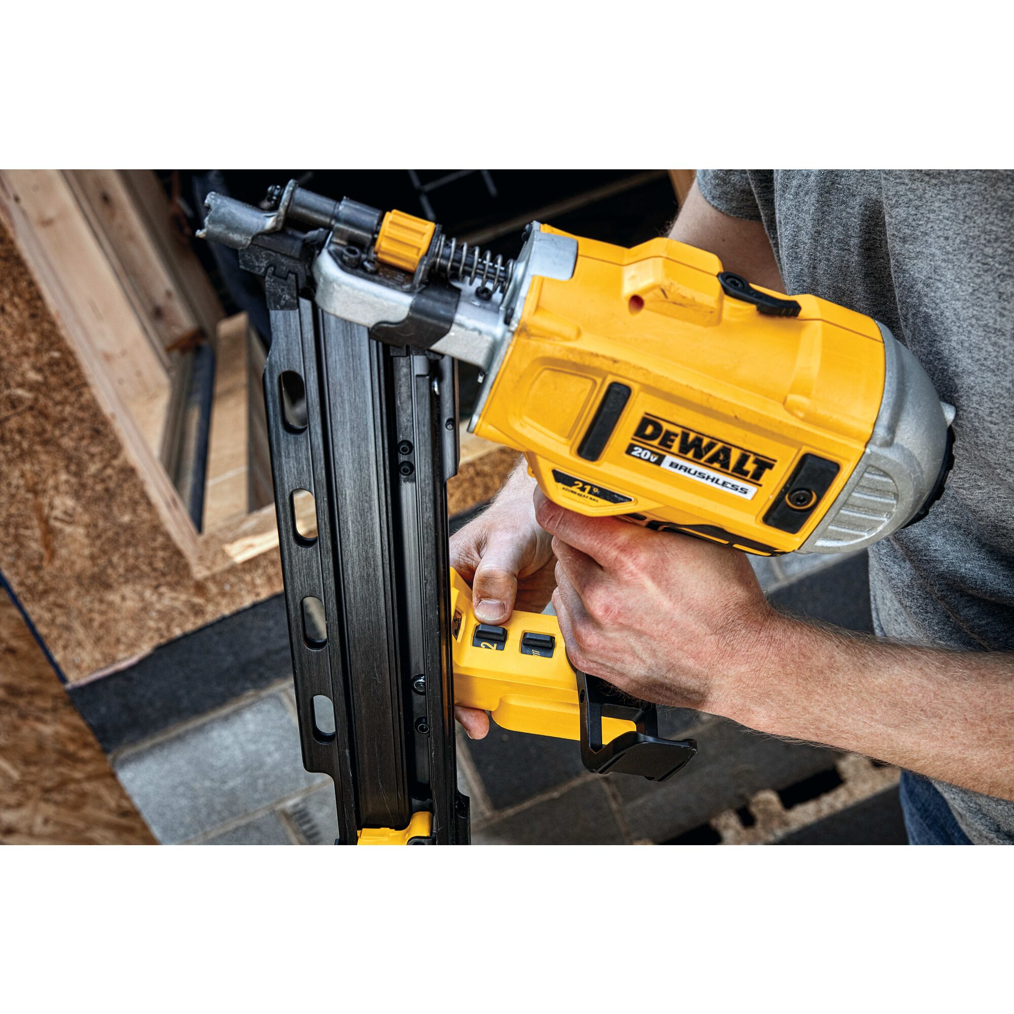 Dewalt framing deals nailer flashing light