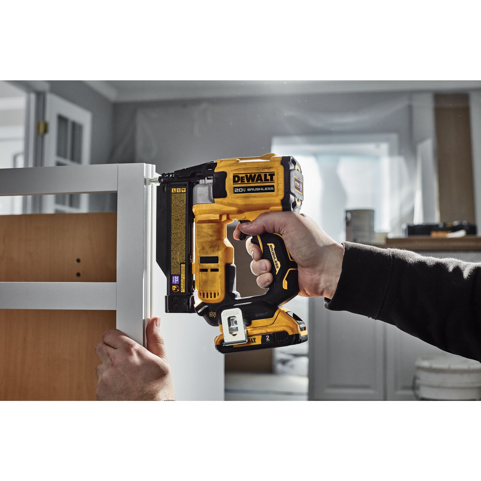 Dewalt cordless deals nail gun set