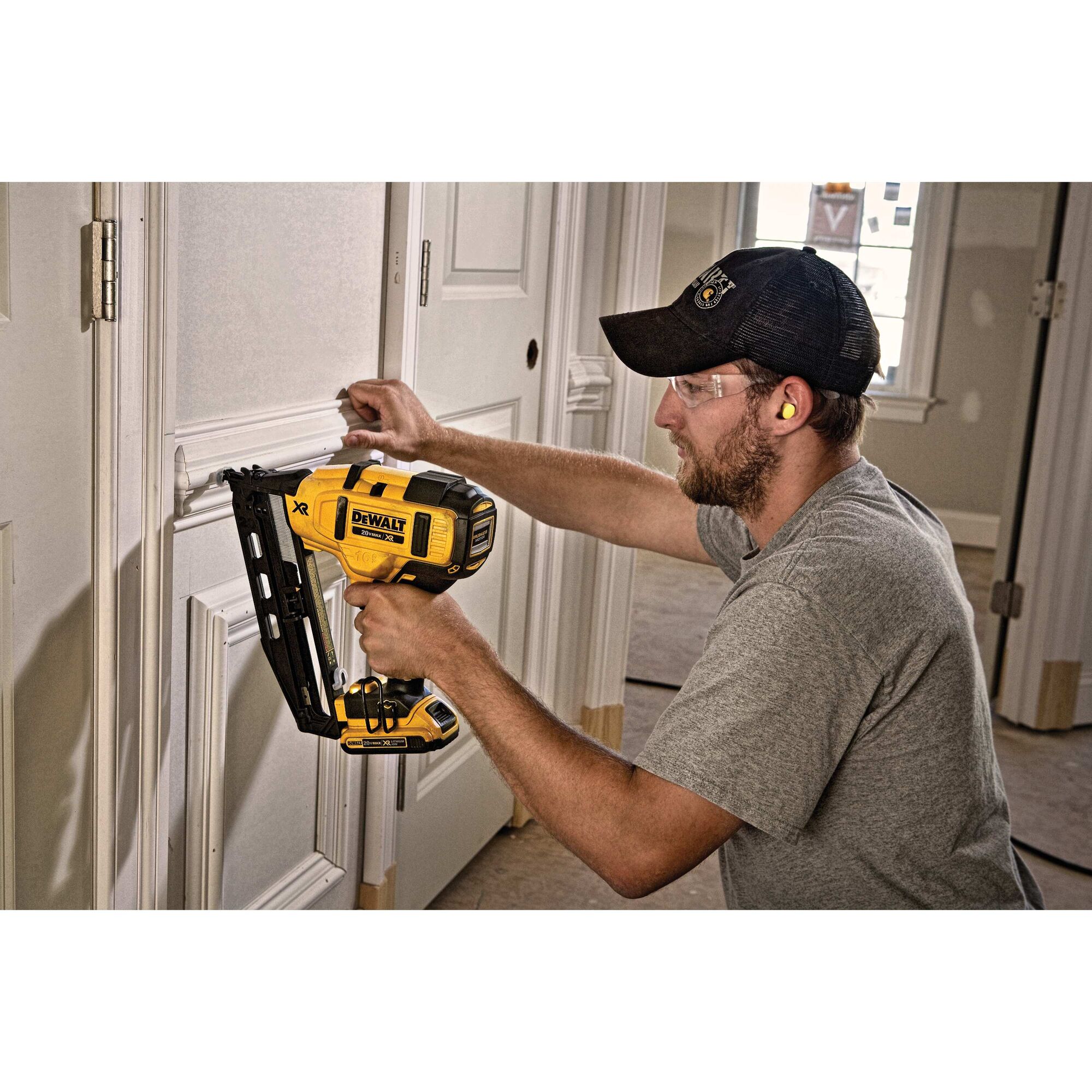 Dewalt straight deals finish nailer