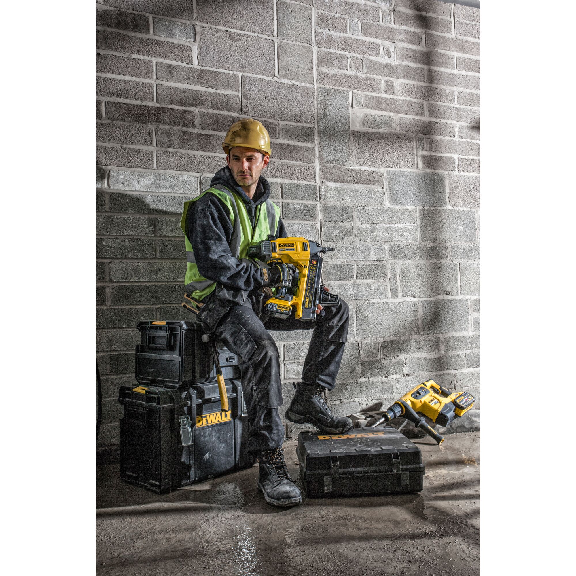 Dewalt concrete nail deals gun