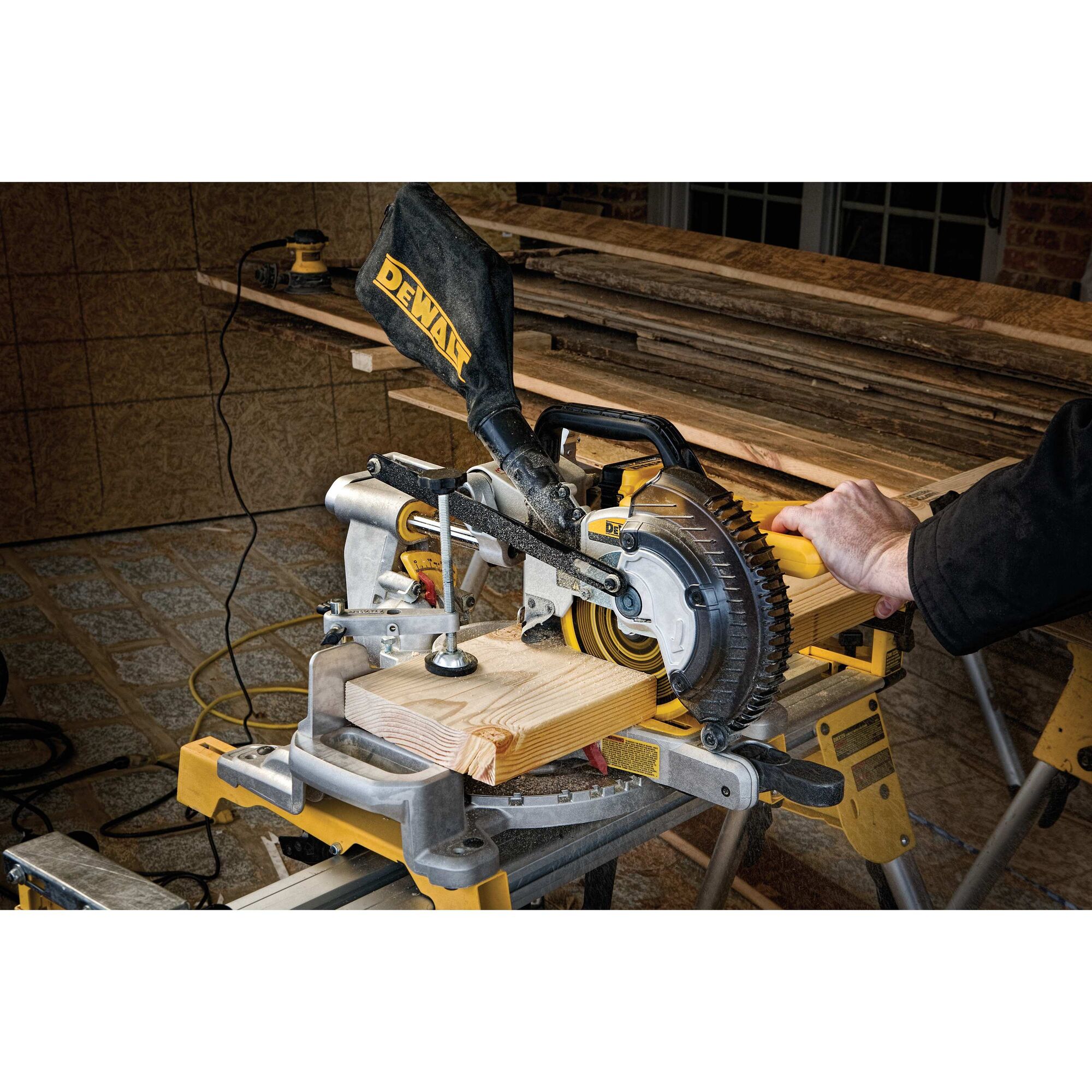 Dewalt dcs361m1 20v max deals cordless miter saw