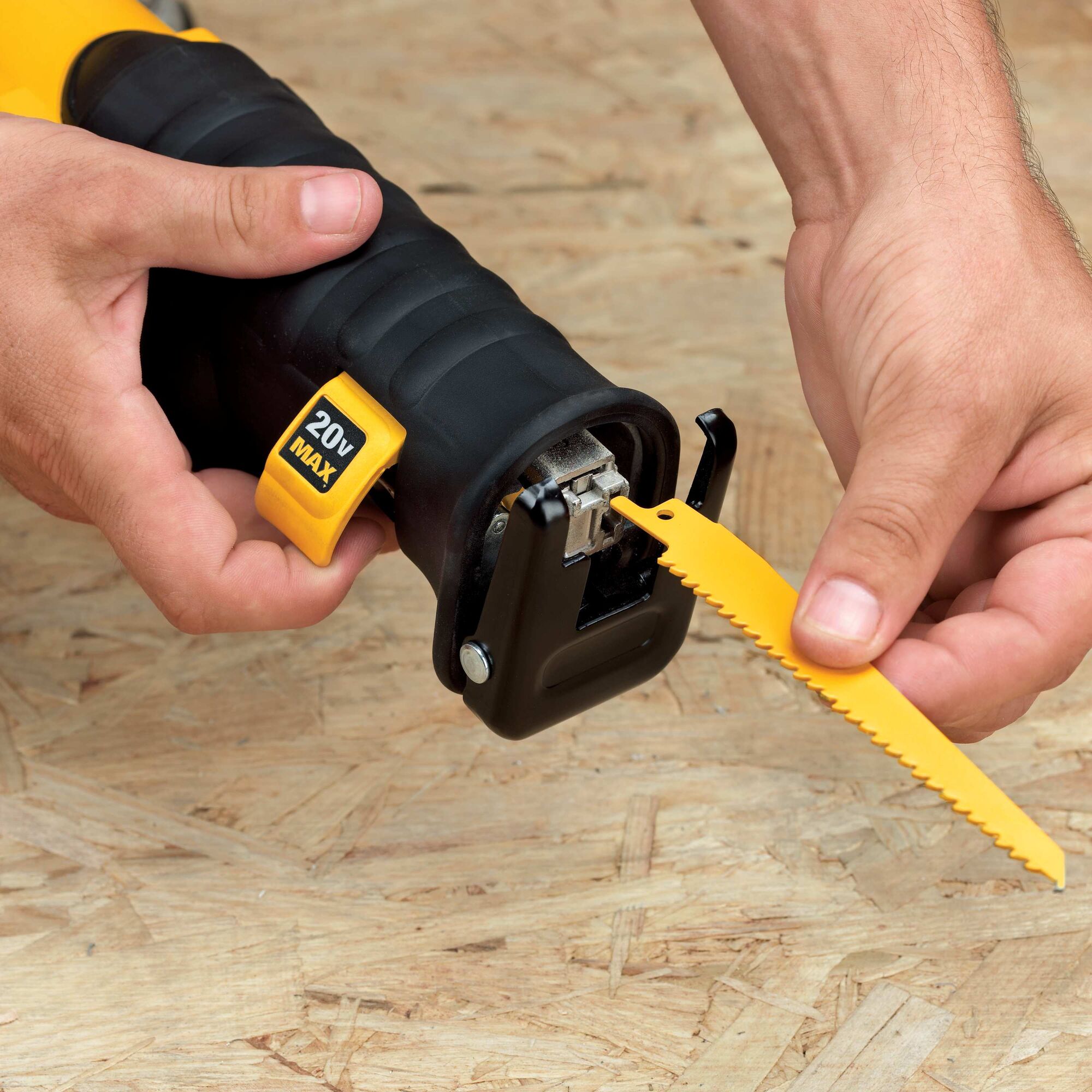 Dewalt deals sawzall kit