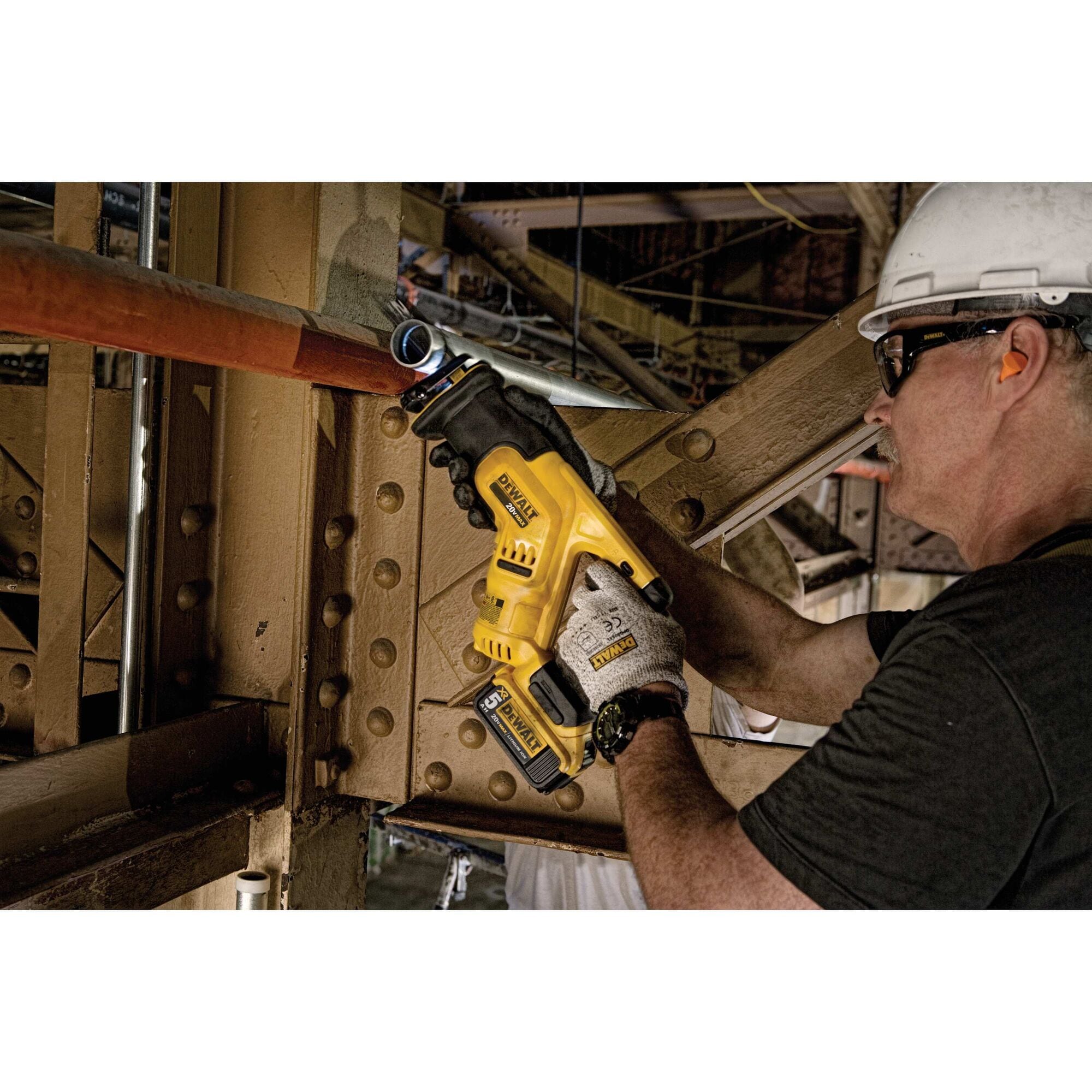 Dewalt 20v max compact deals reciprocating saw dcs387