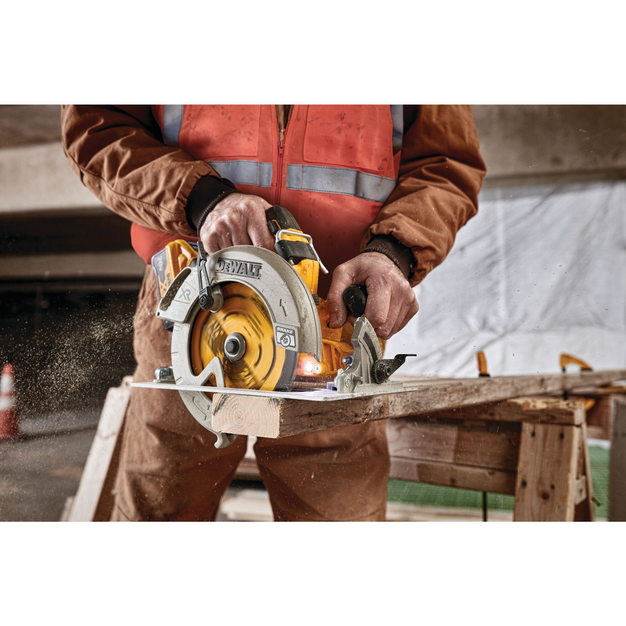 Dewalt 20 deals amp circular saw