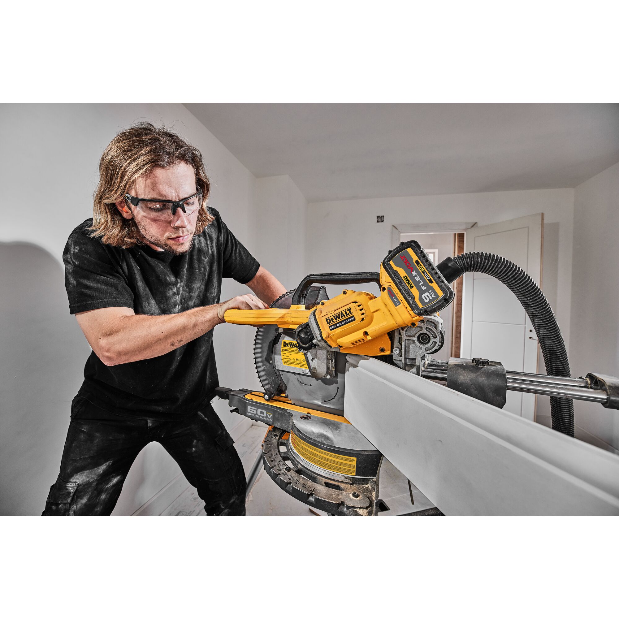 Dewalt cordless deals sliding mitre saw