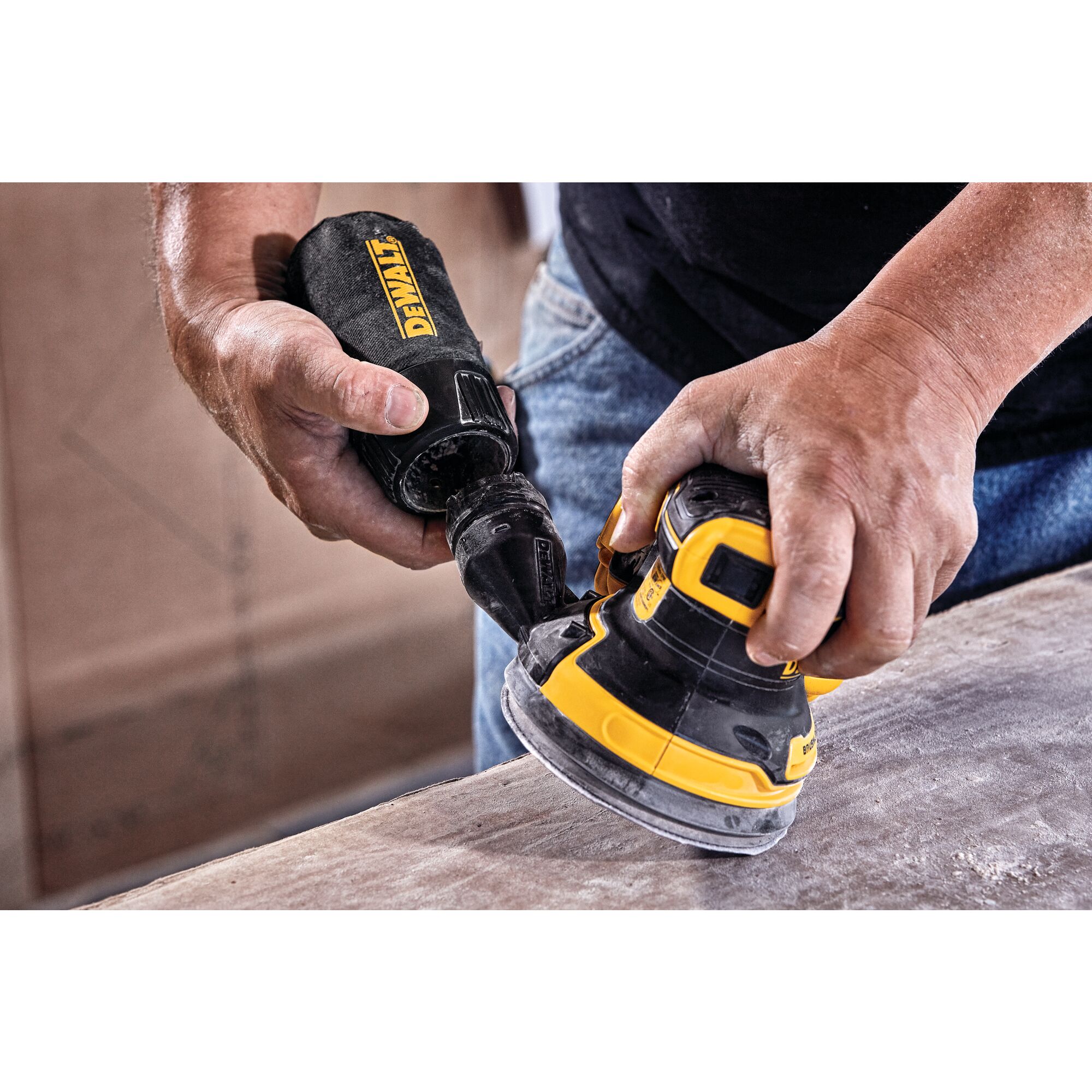 Dewalt cordless deals sander with battery