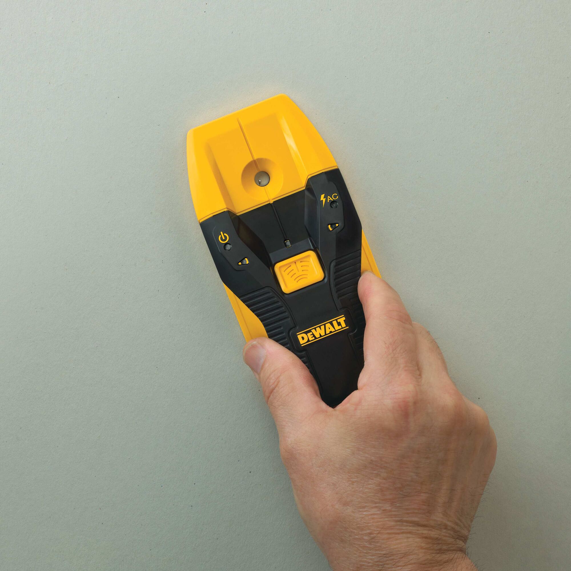 Dewalt green cross line laser level with bonus on sale stud finder