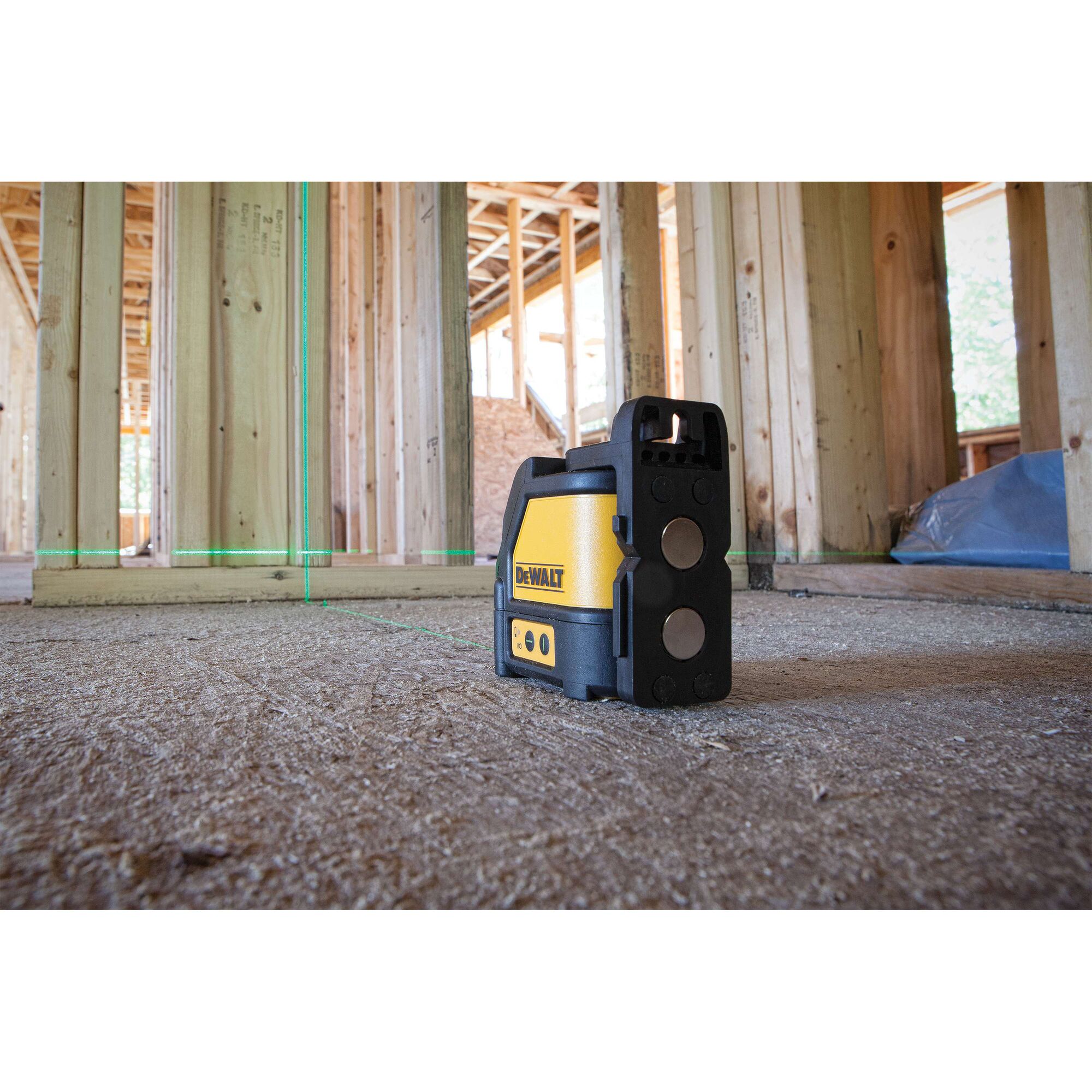 Dewalt green deals line laser