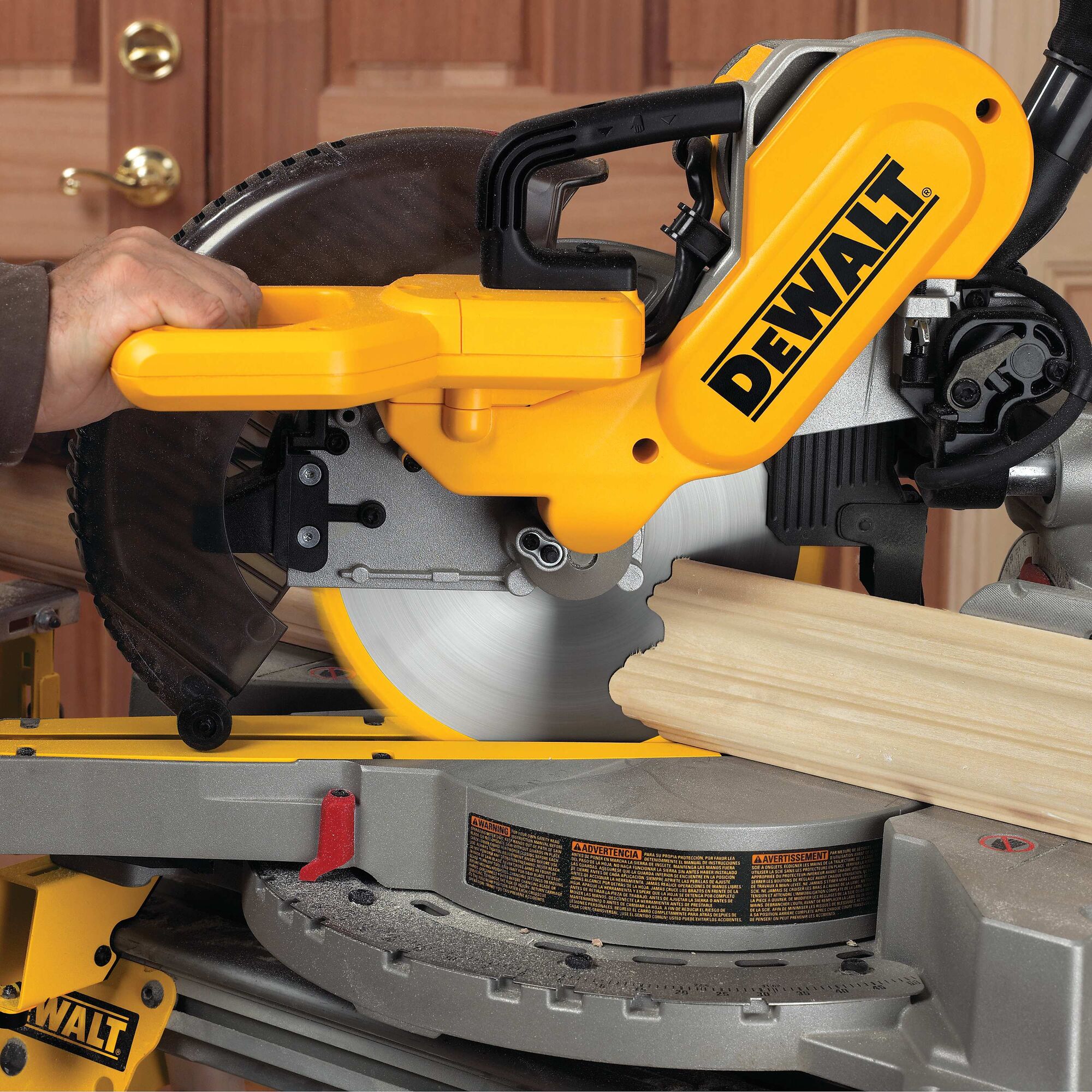 Dewalt 10 inch sliding deals miter saw