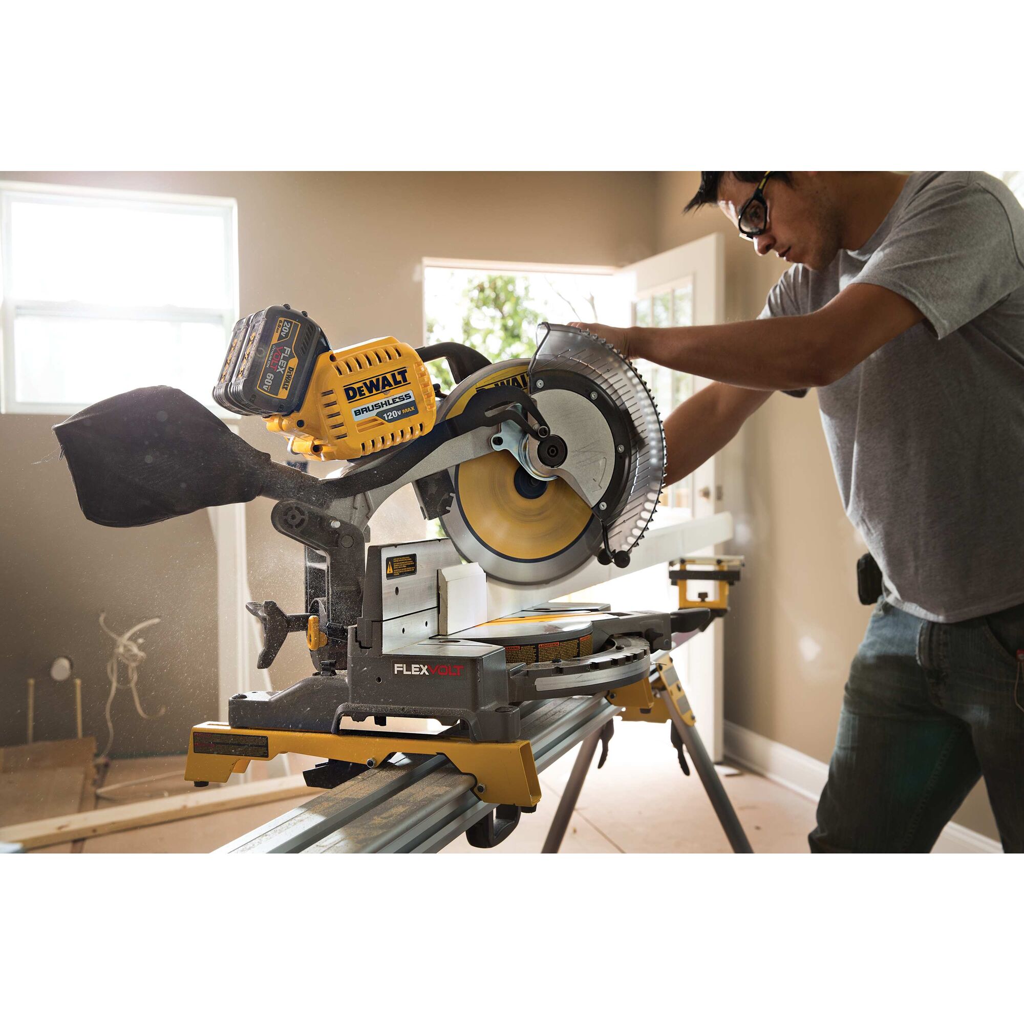 Dewalt miter saw deals blade