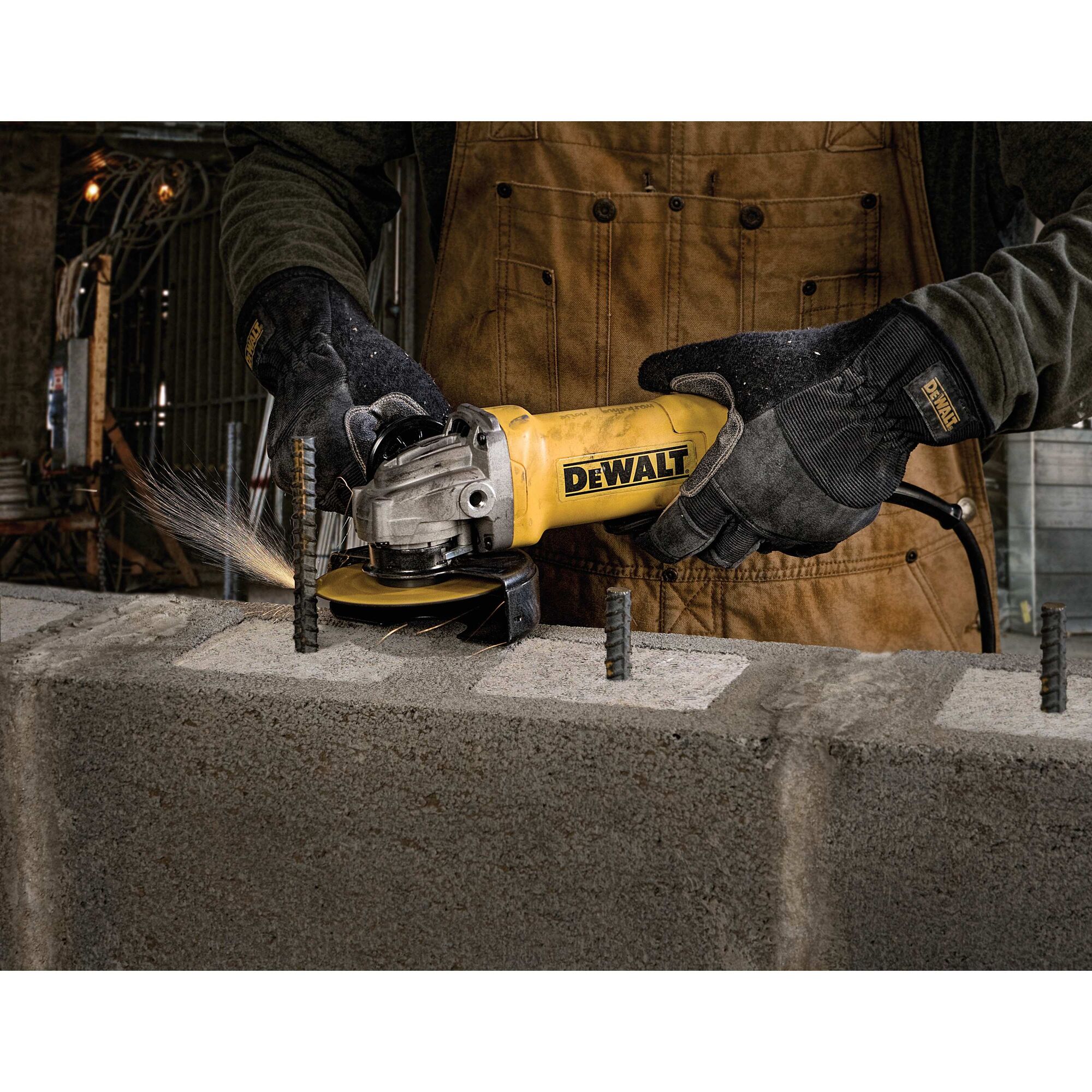 Dewalt dwe402 clearance small angle grinder