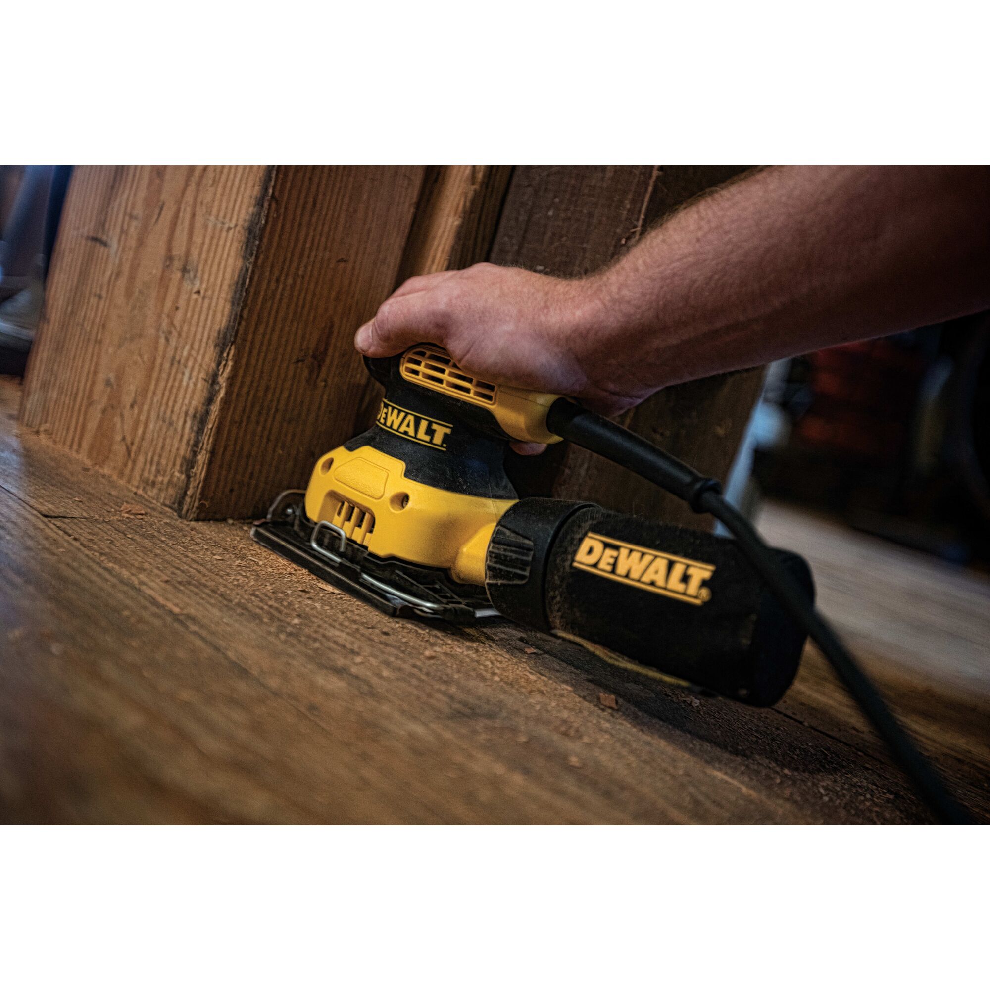 Dewalt palm deals grip sander kit