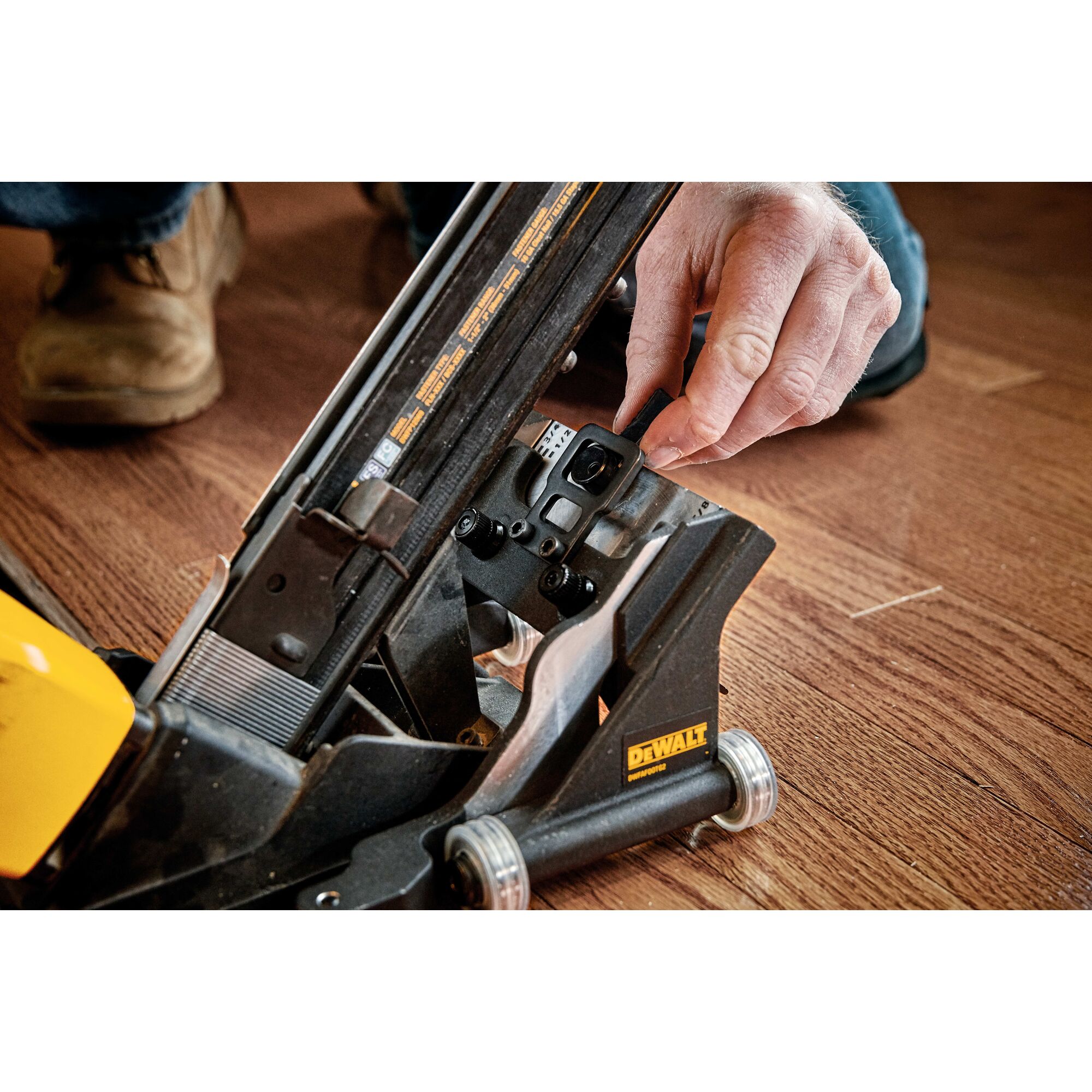 Dewalt deals flooring stapler