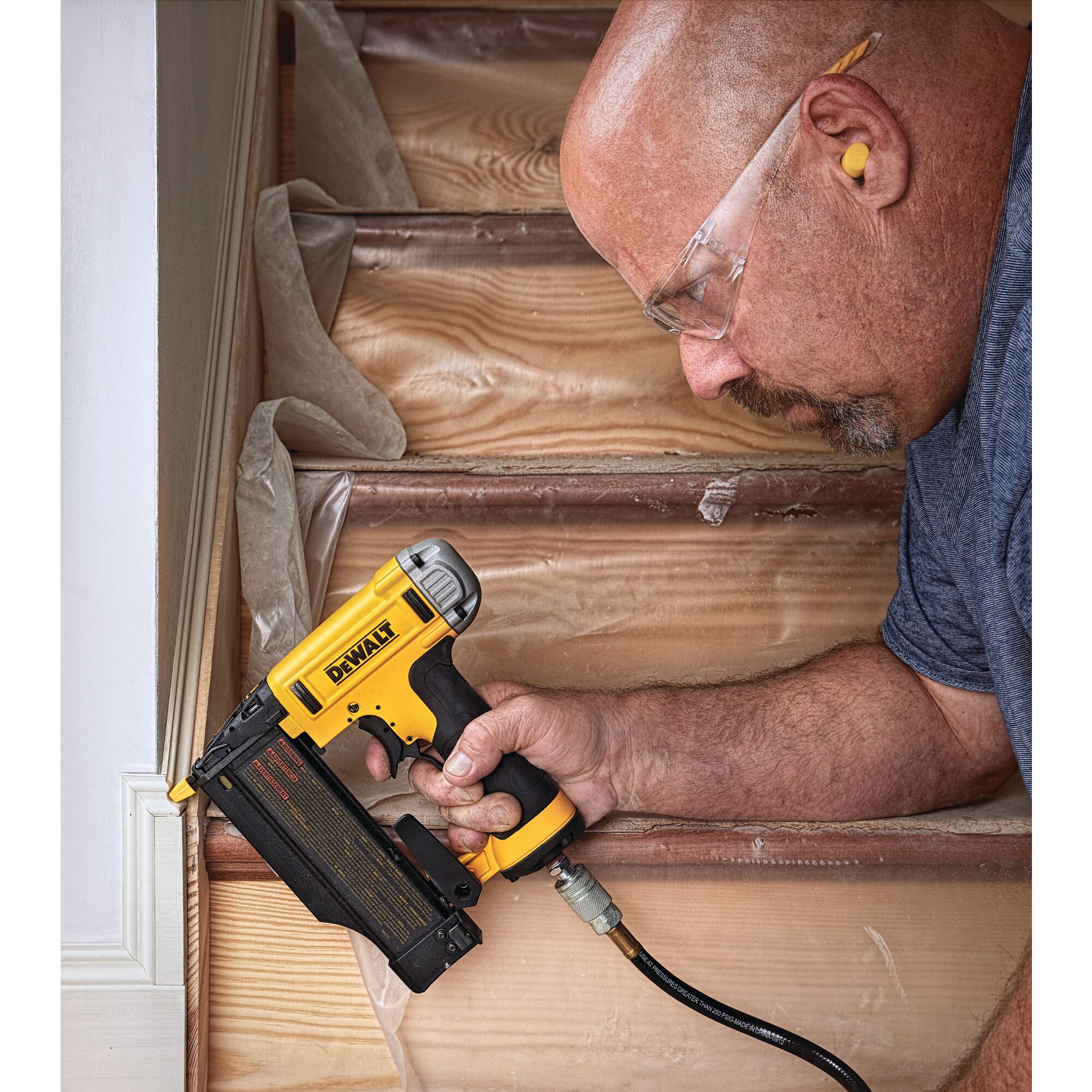 Dewalt 23 gauge cordless pin deals nailer