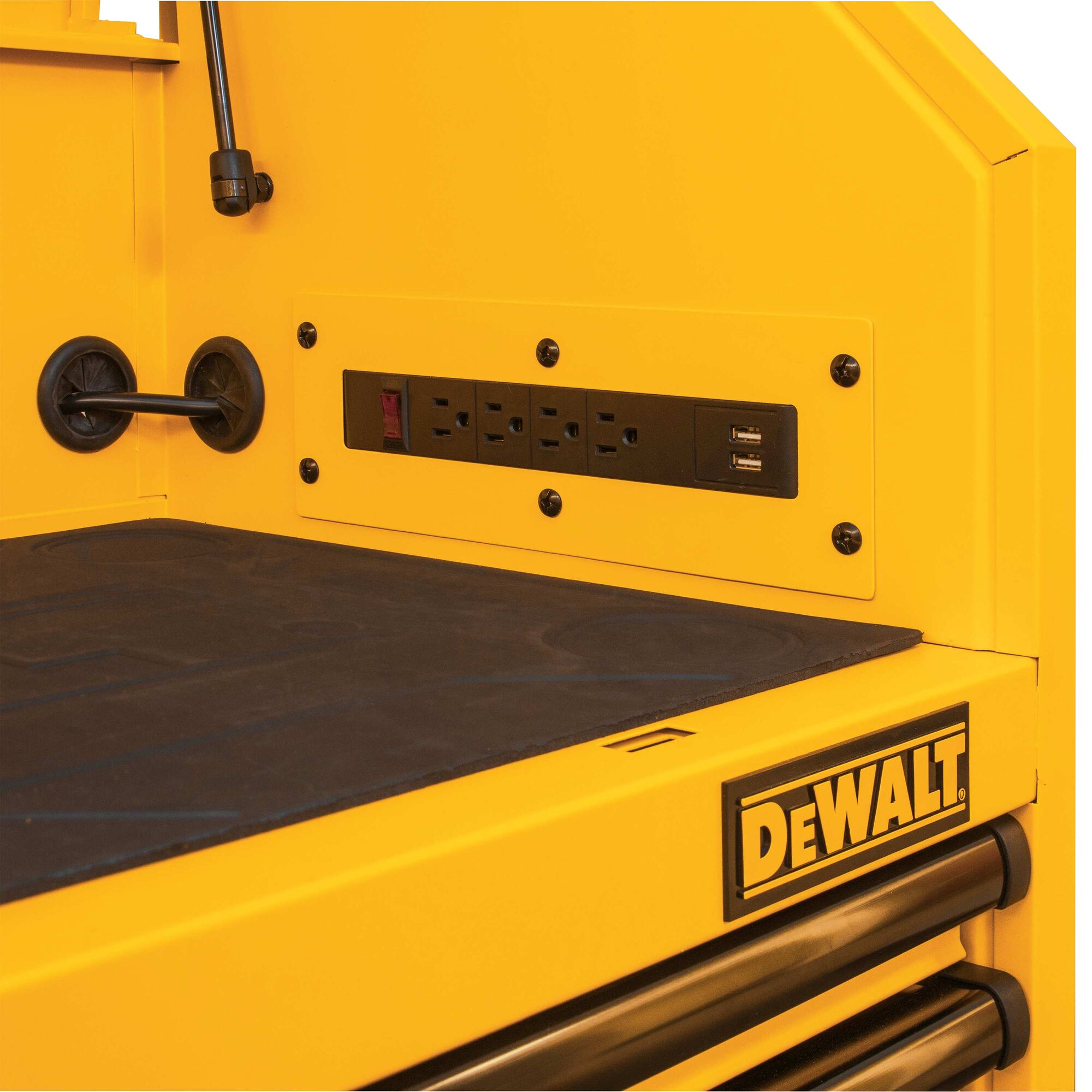 Yellow dewalt on sale tool chest