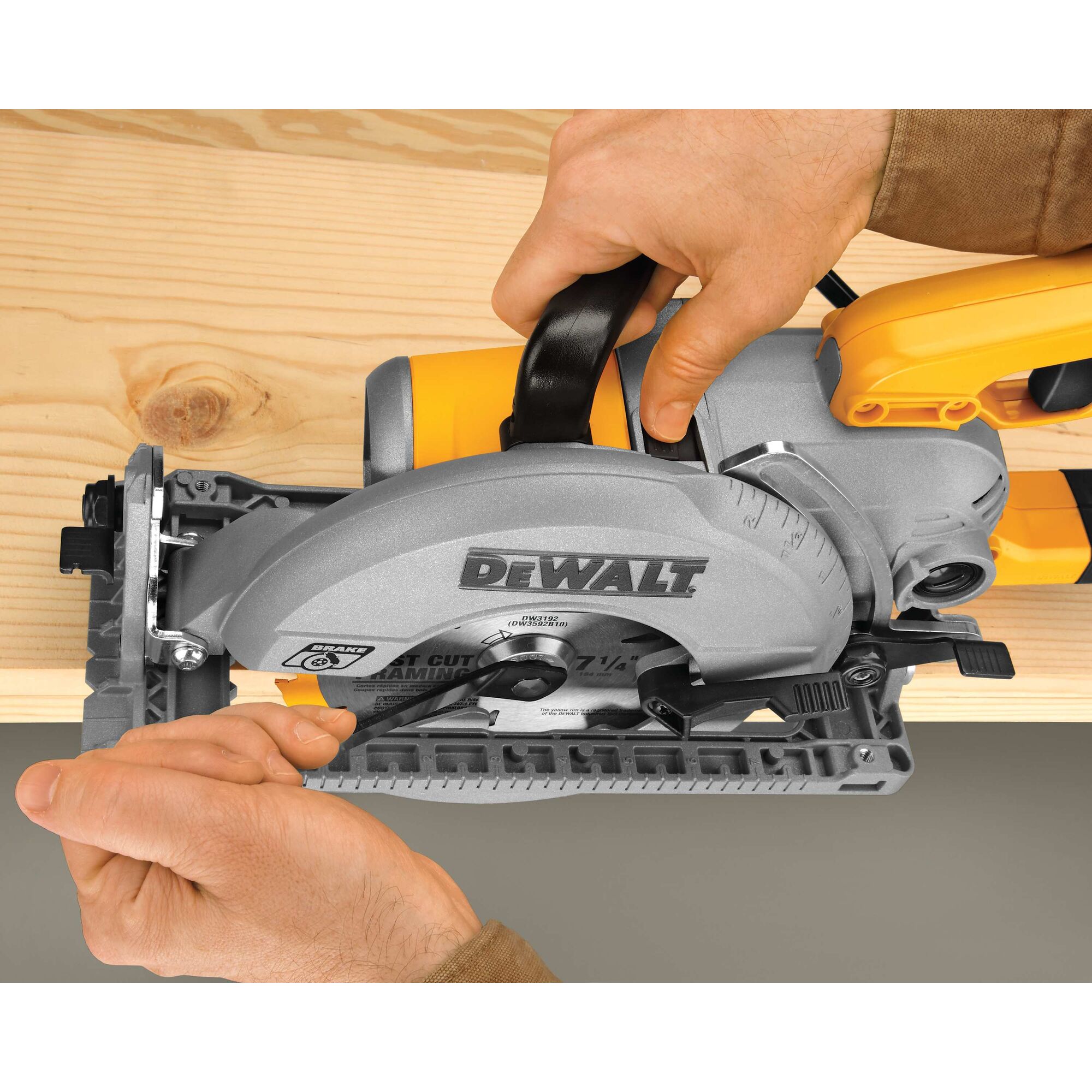 Worm drive dewalt on sale circular saw