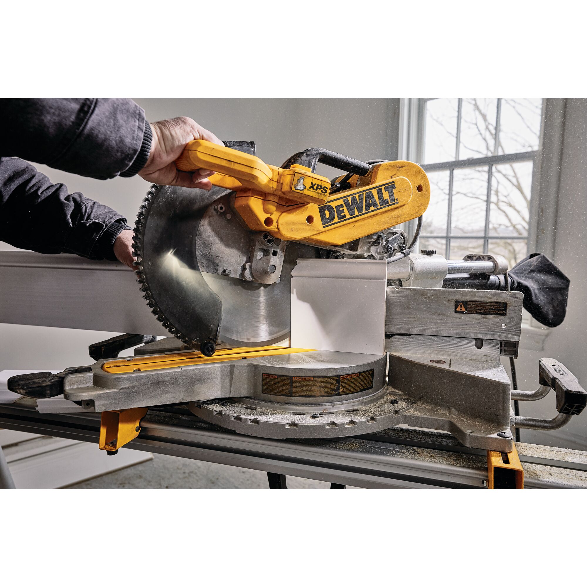 Dewalt table deals top mitre saw