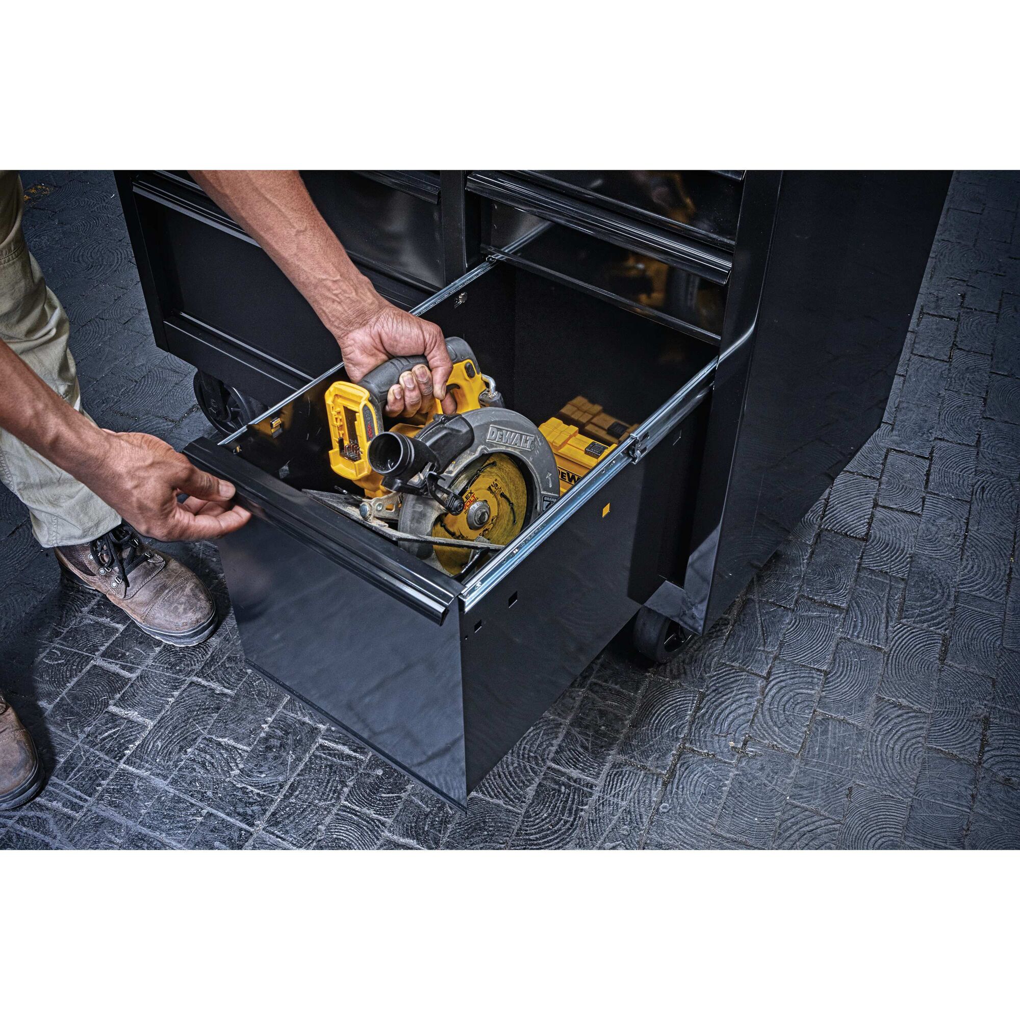 Dewalt 41 tool deals chest