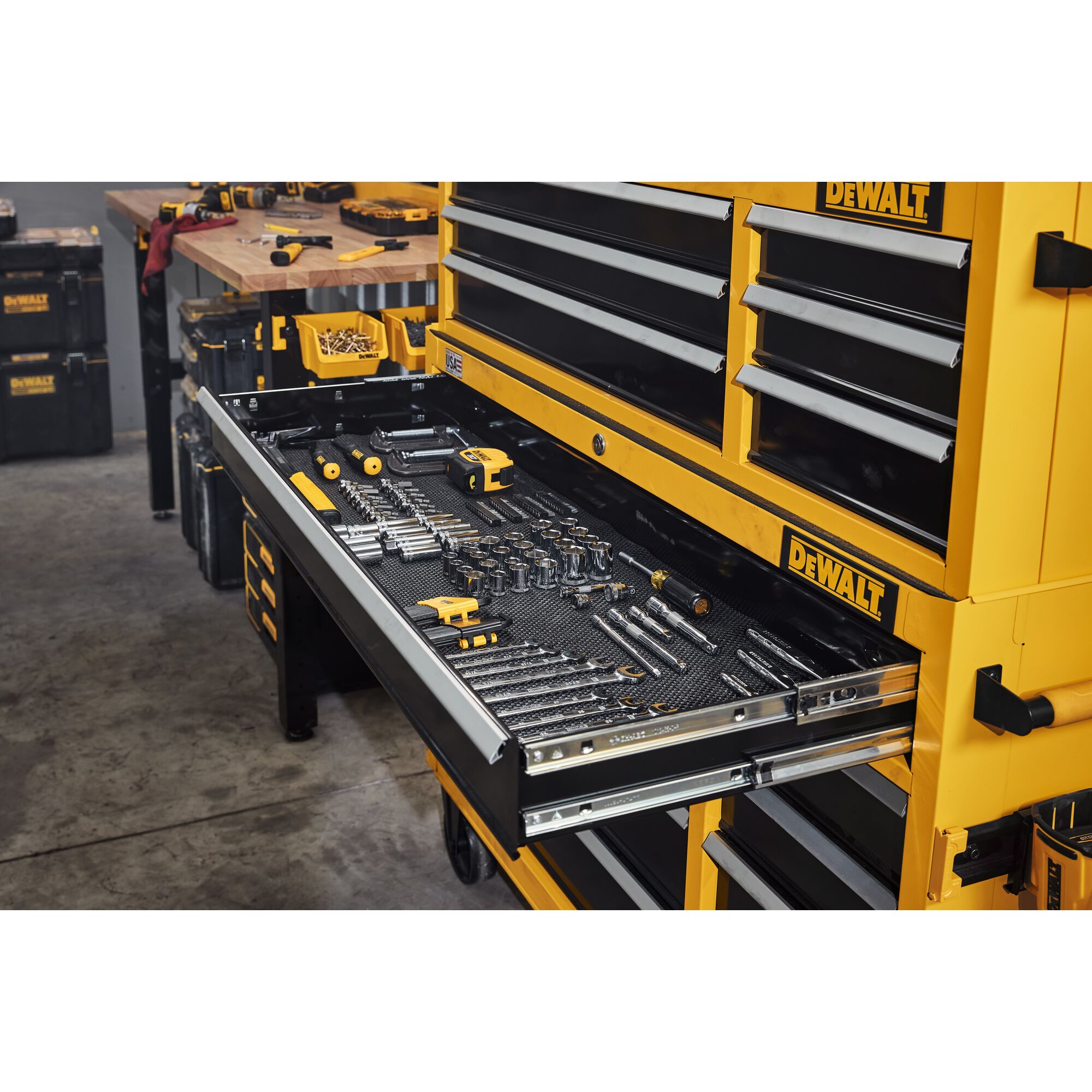 Dewalt metal tool deals chest