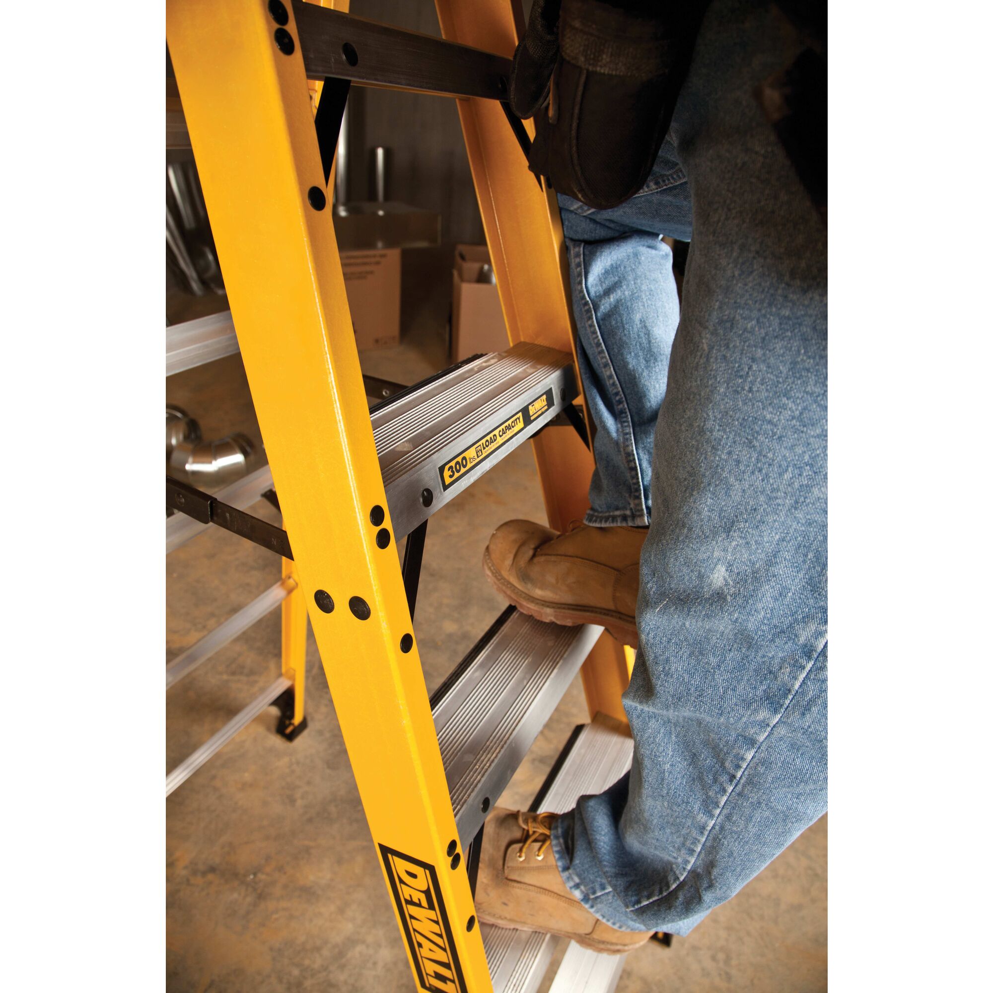 8 ft fiberglass step online ladder 300 lbs