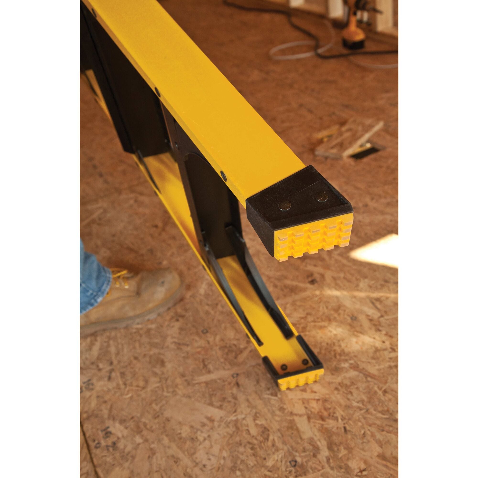 8 ft deals fiberglass step ladder